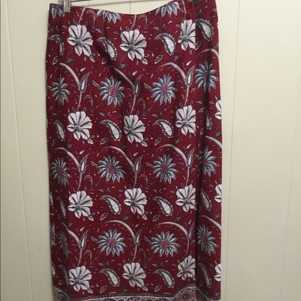 TALBOTS NWOT Wrap around floral skirt Talbot petite 14